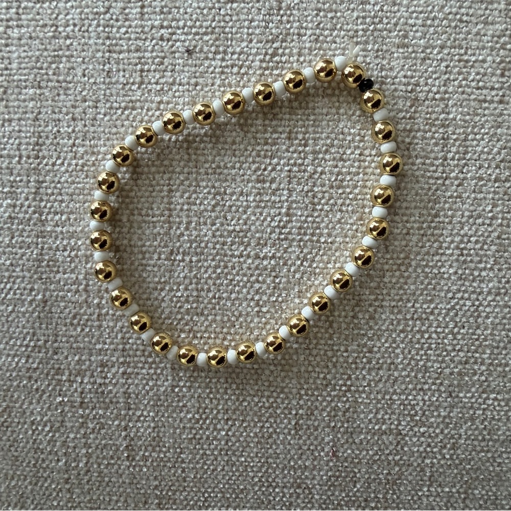 Allie+Bess - Picture 4 of 4